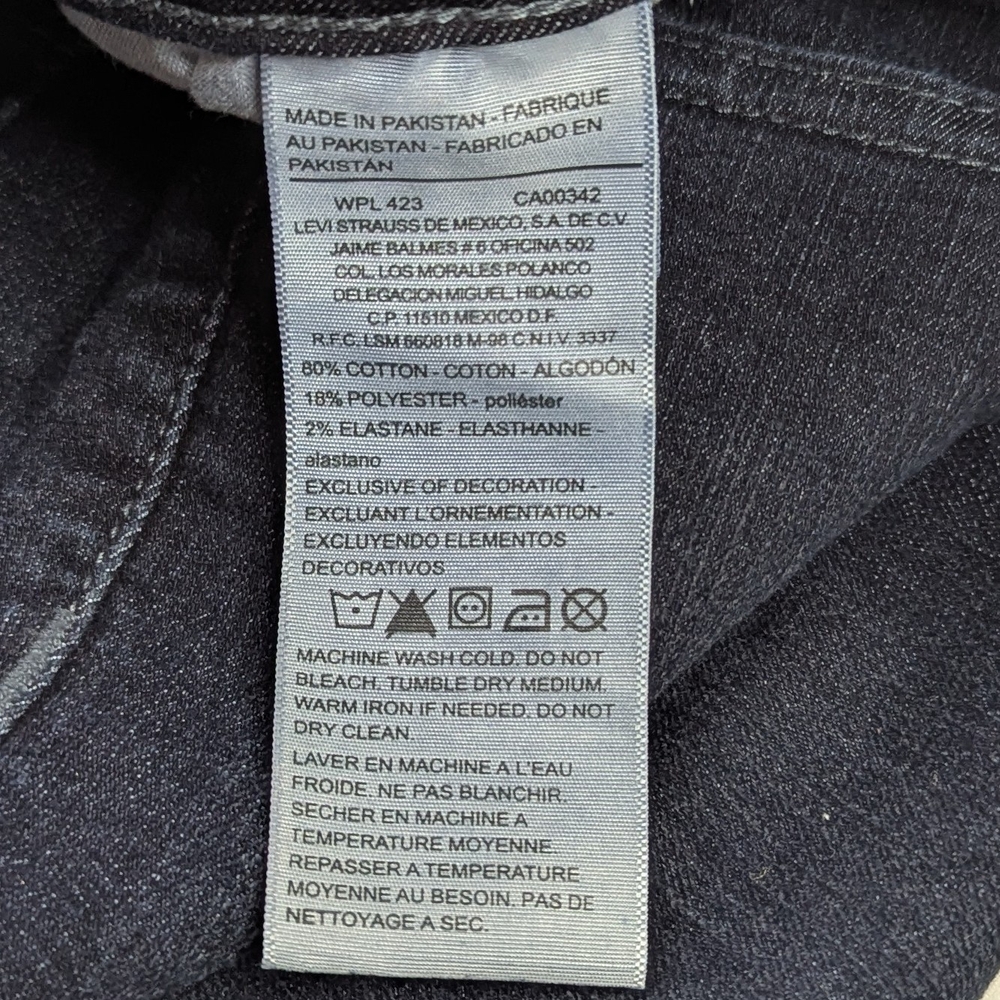 Signature by Levi Strauss Dark Blue Women's 4 short - Picture 8 of 10